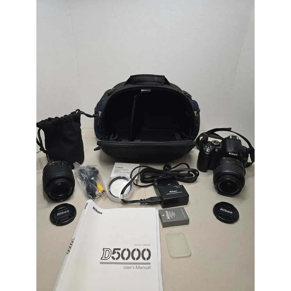 Nikon D5000 12MP DSLR Digital Camera with Nikon 18-55mm & 55-200mm lens Case